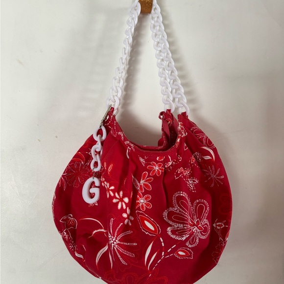 GUESS Stylish Red Floral Women's Bag - Picture 1 of 4